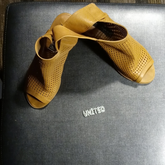 Woman shoes - Picture 5 of 6